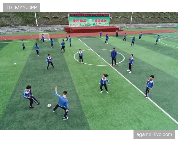 足球比赛中球鞋规定的核心要求与裁判检查标准解析