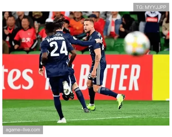 本泽马本赛季持续高位逼抢撕开防线，助力进攻端爆发明显提升